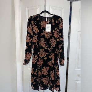 DownEast Kaila Scoop Neck Velvet Dress